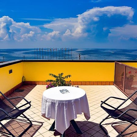 Hotel Ristorante Miralago Garda  Eksteriør billede