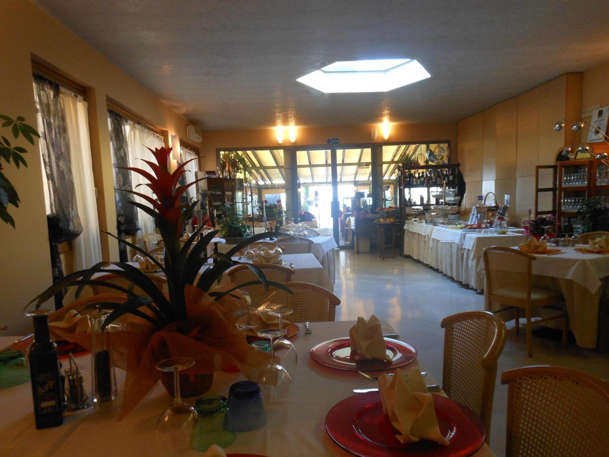 Hotel Ristorante Miralago Garda  Eksteriør billede
