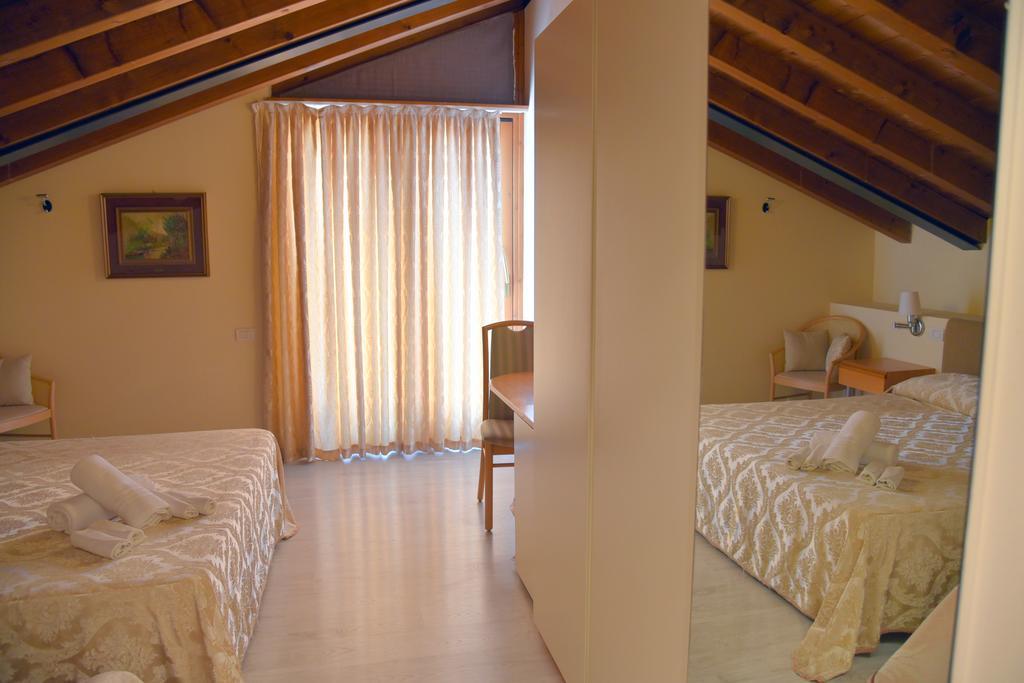 Hotel Ristorante Miralago Garda  Eksteriør billede