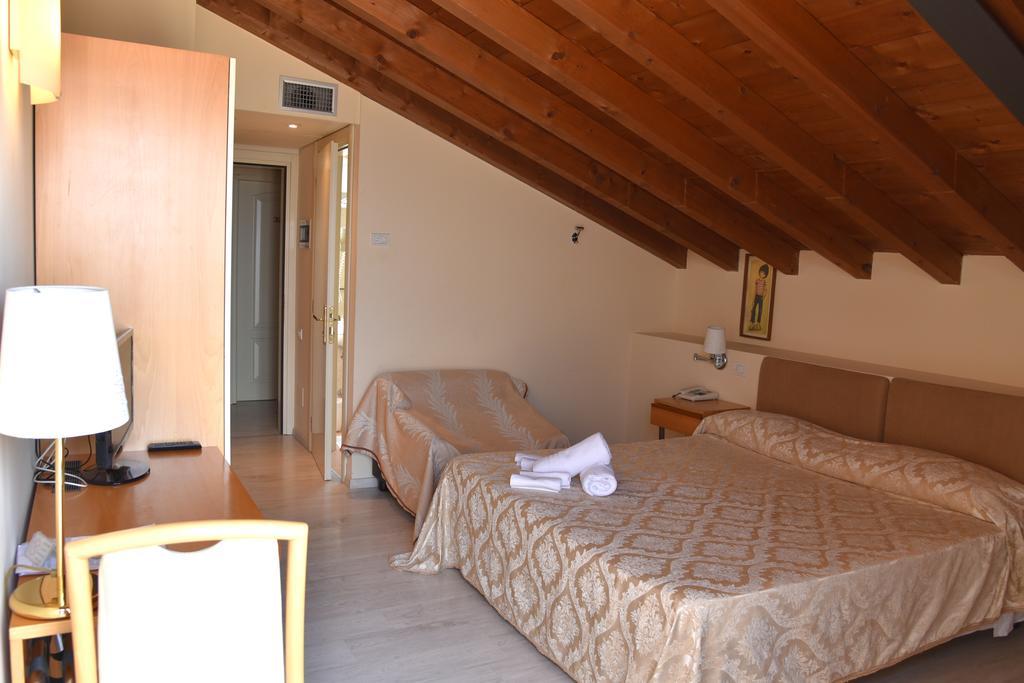 Hotel Ristorante Miralago Garda  Eksteriør billede