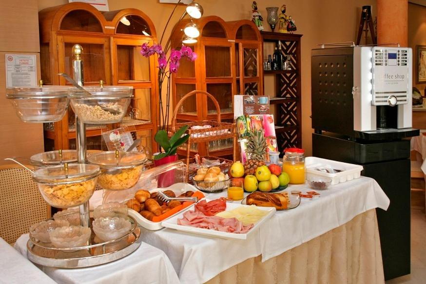 Hotel Ristorante Miralago Garda  Eksteriør billede