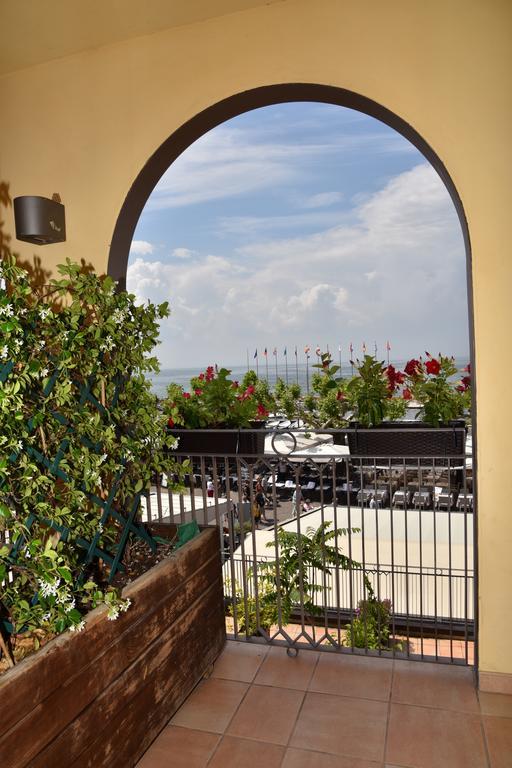 Hotel Ristorante Miralago Garda  Eksteriør billede