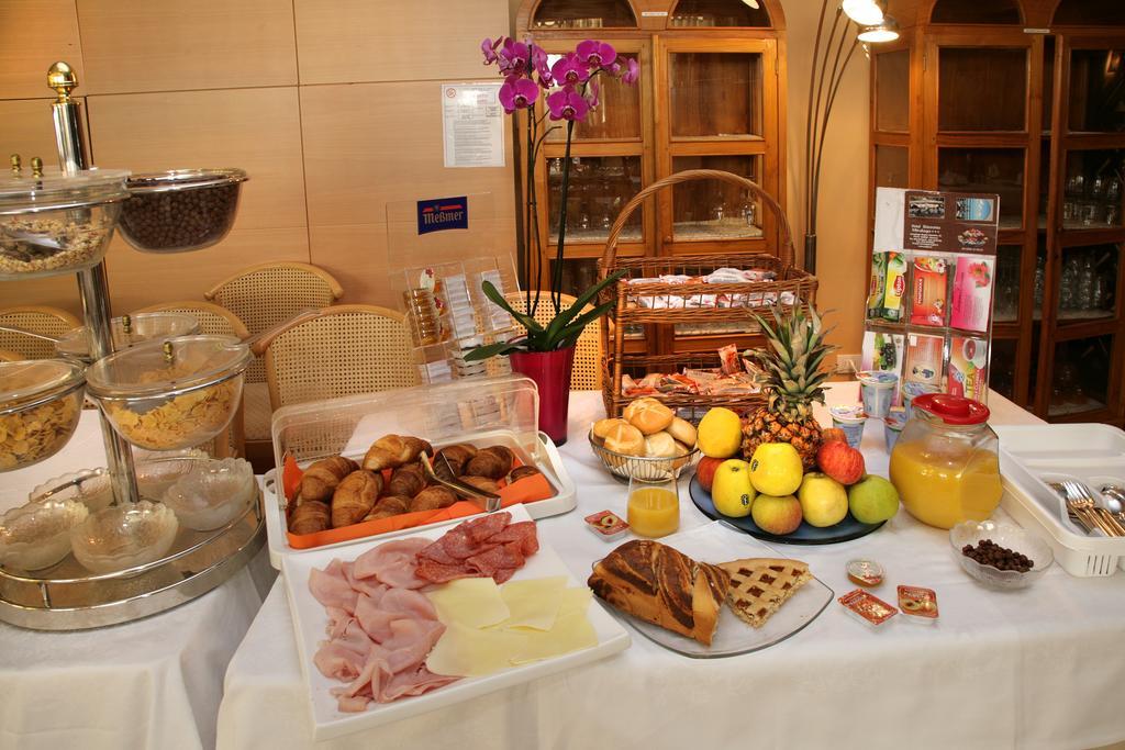 Hotel Ristorante Miralago Garda  Eksteriør billede